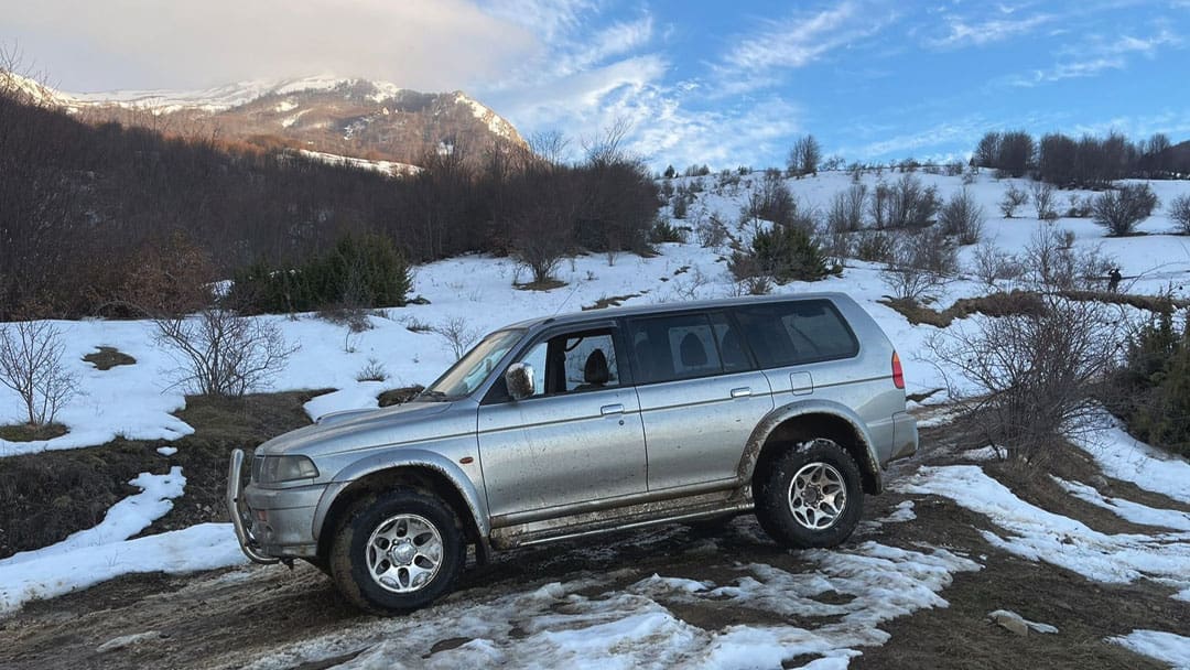 Mitsubishi Pajero Sport 4x4 for rent