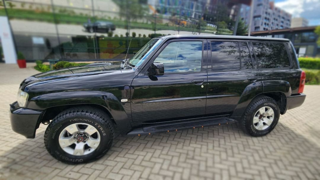Nissan-Patrol-4x4-Automatic-1 Jeep Grand Cherokee for Rent