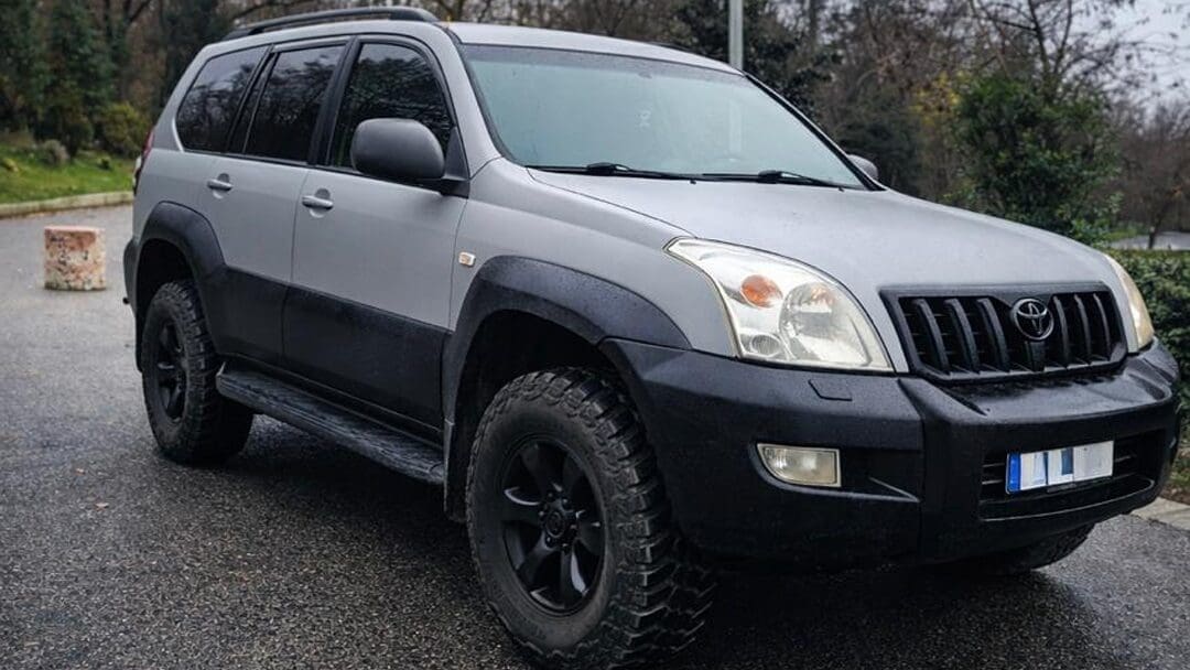 Toyota LC 120 4x4 rent