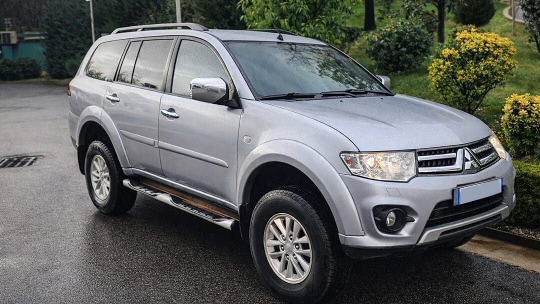 Pajero Sport 4x4 manual